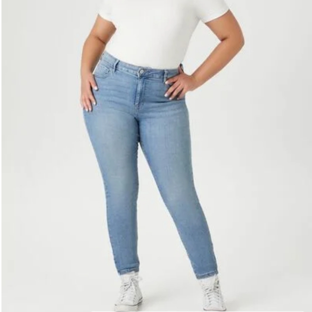 Forever 21 Plus Size Mid Rise Short Skinny Jeans